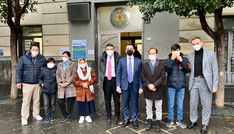 POMIGLIANO D’ARCO: FAMIGLIA DI UN GIORNALISTA-SCRITTORE ATTIVISTA AFGHANO IN FUGA SALVATA DA AMMINISTRAZIONE COMUNALE E FARNESINA INTERA