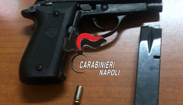 A tredici anni in giro con  una pistola: fermato e riconsegnato ai genitori un tredicenne di Volla