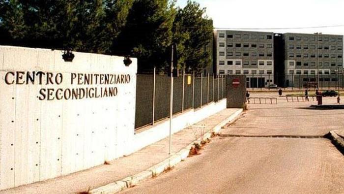Sgominata dalla Dda una piazza di spaccio nel carcere di Secondigliano: arrestri e denunce tra camorristi e agenti penitenziari