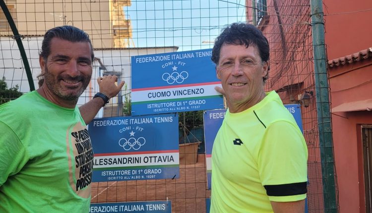 Il sindaco di Portici Enzo Cuomo, supera a pieni voti il corso per istruttore federale di tennis di primo livello e dedica il traguardo al suo amico e maestro Alberto Sbrescia