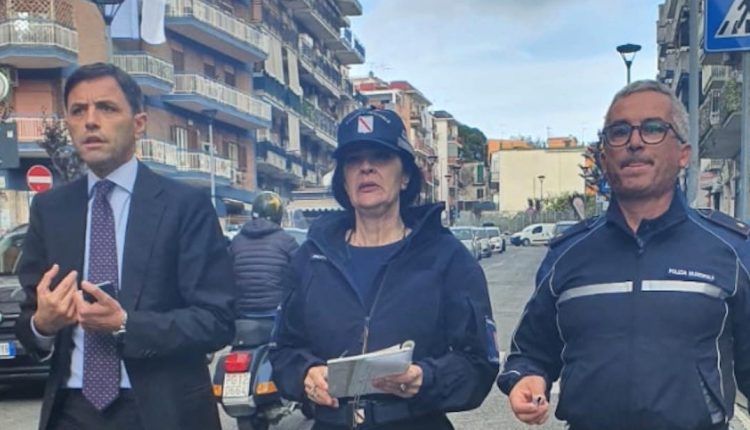 Multe in strada a Ercolano, con i vigili c’è pure il sindaco Ciro Bonajuto