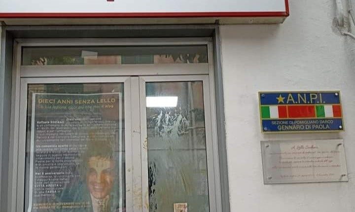 A Pomigliano d’Arco imbrattate con feci la sede di Città Aperta e dell’Associazione Nazionale Partigiani