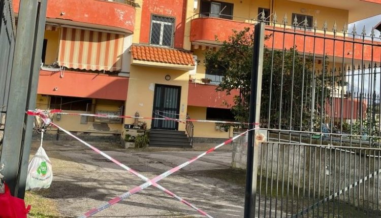 Somma Vesuviana, edificio pericolante: il sindaco Di Sarno dispone  lo sgombero di alcune famiglie