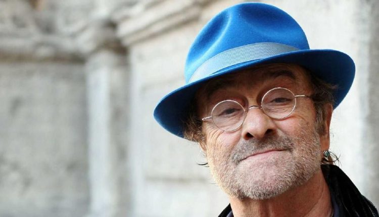 A Napoli, la scalinata di via Partenope intitolata a Lucio Dalla