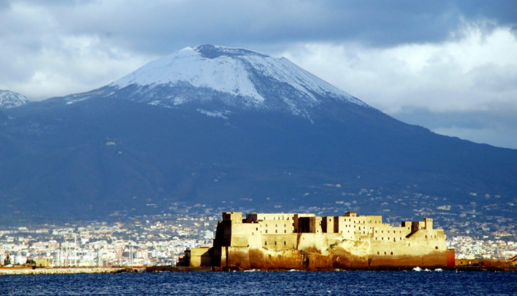 Neve sul Vesuvio e su tutte le cime della Campania