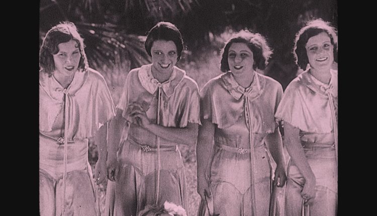 Storie di donne durante la guerra al Cinema Astra di via Mezzocannone insieme agli autori Giovanni Piperno e Anna Villari