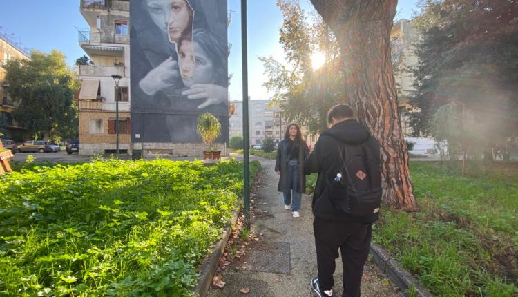“OVÉR” , il primo progetto di creatività urbana curato da anziani: Napoli candida il Rione dei Murales al bando “Una mano che sostiene”