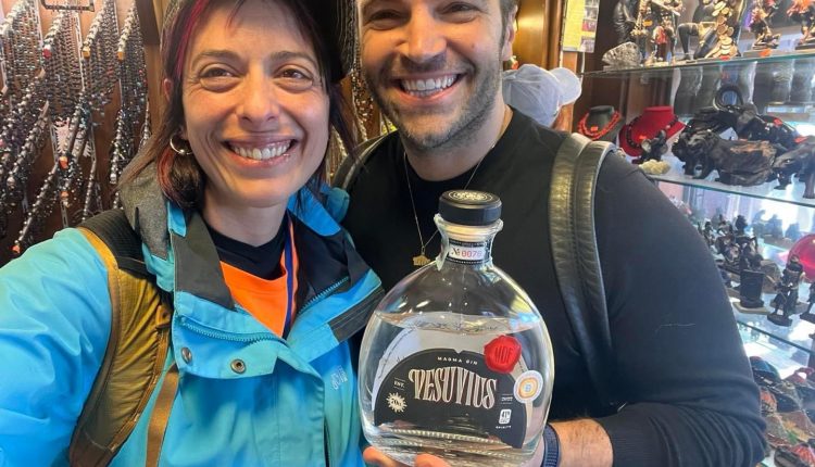 VISITE GRATIS SUL VESUVIO PER LE FASCE DEBOLI CON VESUVIUS MAGMA GIN CHE ENTRA NELLA GIN GUIDE AWARDS 2023