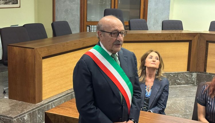 POMIGLIANO D’ARCO: RAFFAELE RUSSO PROCLAMATO SINDACO, GIÀ NOMINATA LA GIUNTA CHE SI E’ ANCHE RIUNITA