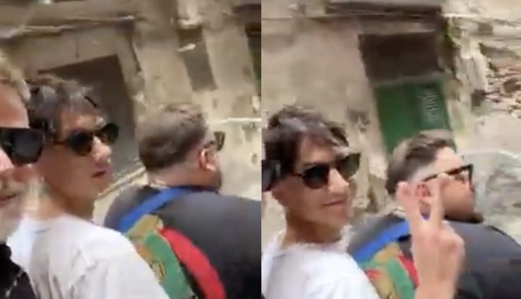A Napoli, Ultimo in giro ai Quartieri Spagnoli su scooter a 3 e senza casco: la denuncia di Francesco Emilio Borrelli