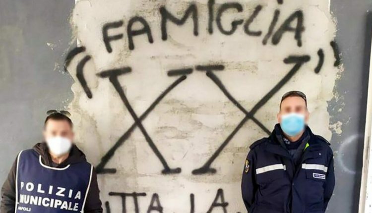Camorra, case occupate dal clan De Martino a Ponticelli: sgomberata roccaforte degli XX
