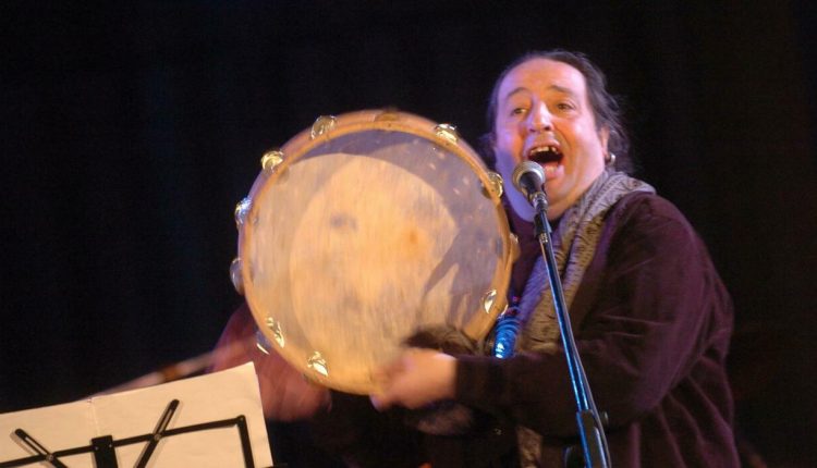 Ciao Marcello. È morto, all’età di 68 anni, Marcello Colasurdo, musicista, cantautore e maestro della tammorra