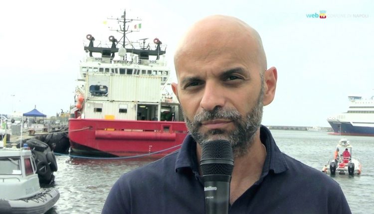 Ocean Viking, dei 254 migranti a bordo, 37 sono i minori non accompagnati: si. attende lo sbarco