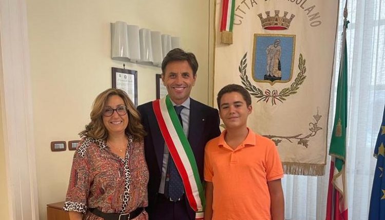 Giorgio Izzo, studente di Ercolano, si aggiudica il premio nazionale di Federchimica  Il sindaco Ciro Buonajuto: “Un orgoglio per la nostra città”