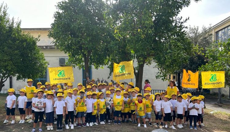 A Ercolano, gli alunni della Iovino Scotellaro in campo per Puliamo il Mondo col sindaco Buonajuto e l’assessore Saulino: “Concorriamo ad accrescere la coscienza civica”