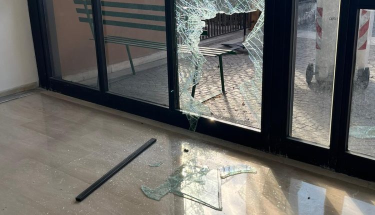 Raid al Centro Asterix di San Giovanni a Teduccio: rubati computer, danni alla struttura  