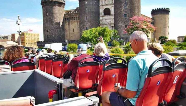 Boom di turisti a settembre: sold out i B&B in centro