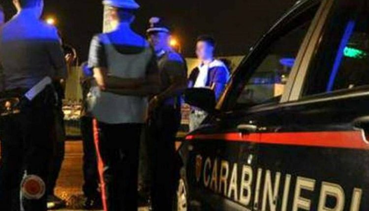 I carabinieri sospendono serata in discoteca a Pollena Trocchia: difformità sul numero dei partecipanti alla festa e altri reati penali, locale chiuso