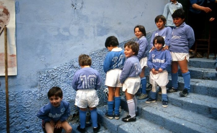 ‘Era de Maggio’ il viaggio per immagini di Luciano Ferrara nella Napoli anni ’80 e ’90