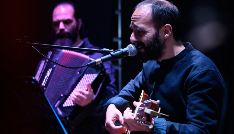 PAESI SEMPLICI LIVE – Questa sera  al teatro Sala Assoli di Napoli con Andrea Cassese e la sua band