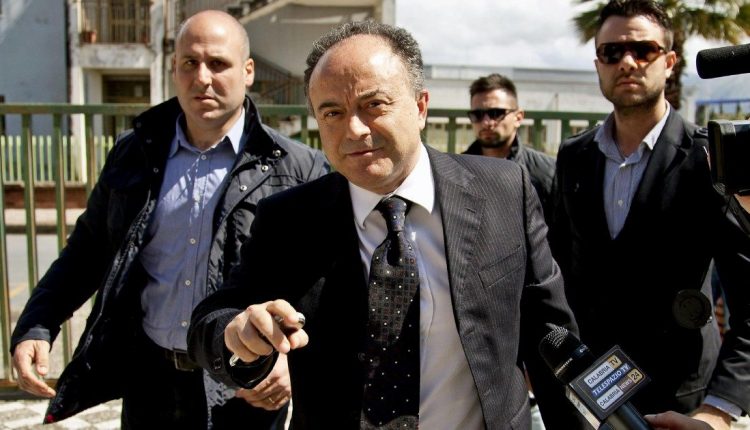 Dal 20 ottobre Nicola Gratteri si insedia come nuovo procuratore della Repubblica a Napoli