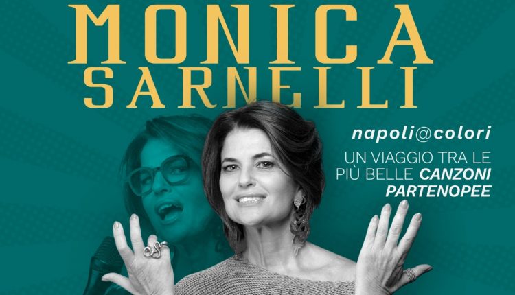 Monica Sarnelli live a Pompei con il progetto Napoli@Colori: blu, rosso, nero e oro sono i colori con cui l’artista racconta la sua Napoli, interpretando canzoni di ogni epoca