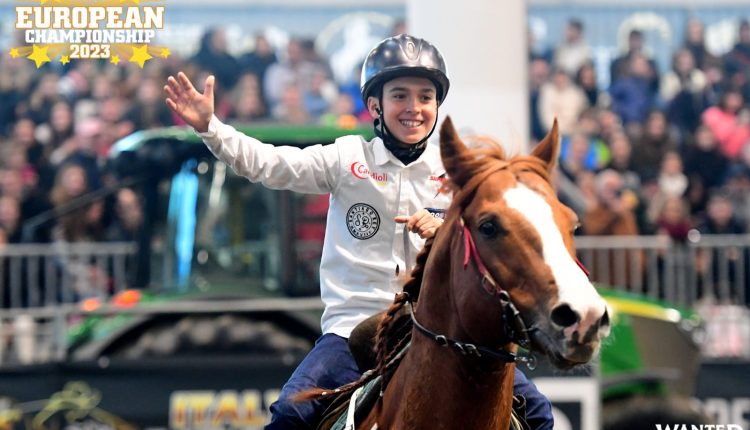 Horse Management Lab – Il campione europeo di barrel racing è Salvatore Spina, rappresenterà l’Europa in Texas a gennaio