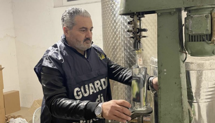Operazione della Guardia di Finanza: sequestrati oltre 8mila litri di champagne e olio contraffatti