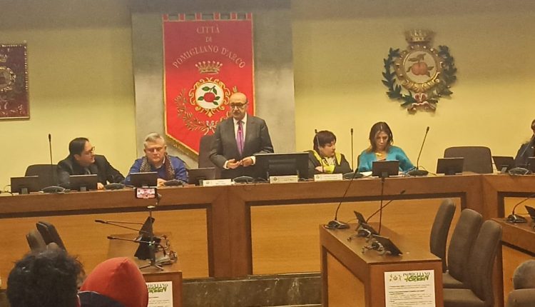 L’amministrazione comunale di Pomigliano d’Arco lancia la campagna in difesa dell’ambiente cittadino “Pomigliano +Green”, partendo dalle scuole
