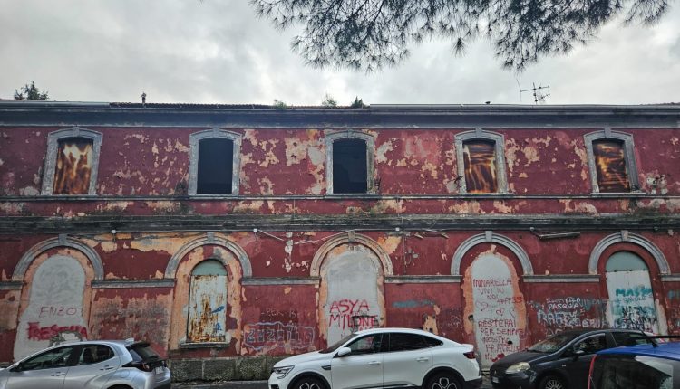 Ferrovia dismessa “Torre – Cancello”, beni in comodato d’uso al Comune di Ottaviano. Il sindaco: “Sarà la Casa del Sociale e della Cultura”