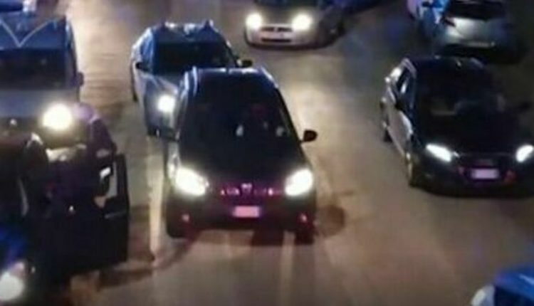 Armi, droga, estorsioni e compravendita di alloggi nelle case popolari, la Procura di Napoli smantella i clan a Ponticelli