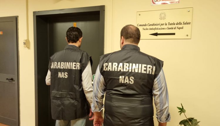 Medici, faccendieri e imprenditori: 70 arresti per l’inchiesta sul “business dell’estinto” all’Asl di Chiaia
