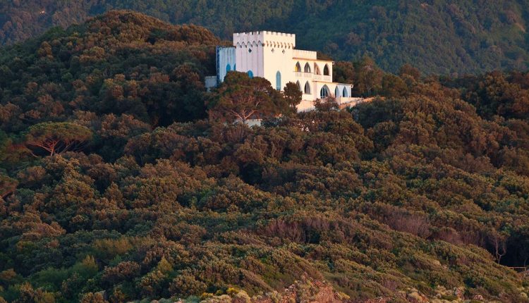 Bellissima 2025 – L’arte di essere umani, dal primo luglio al 20 settembre a Forio di Ischia: a Villa La Colombaia di Luchino Visconti s’inaugura un ciclo di quattordici appuntamenti fra teatro, letteratura, musica e cinema