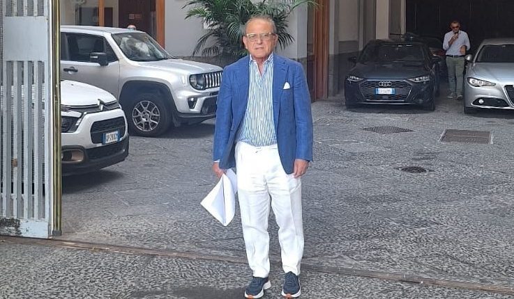 Il sindaco di Sant’Anastasia Carmine Esposito in udienza dal Prefetto DI Bari: sul tavolo anche la questione degli schiamazzi notturni di Via Giuseppe Verdi , zona Poggioverde, Via Raffaele Viviani