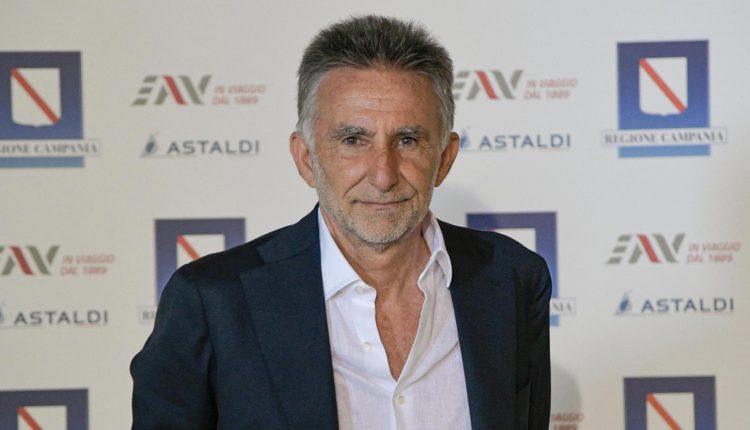 Folle aggressione a Ottaviano, un dipendente al passaggio a livello preso a pugni e testate da quattro giovani, la denuncia del presidente Eav De Gregorio