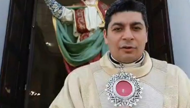 A Massa di Somma, il Vescovo trasferisce don Salvatore Cipollaro e la comunità insorge. Cos’è successo?