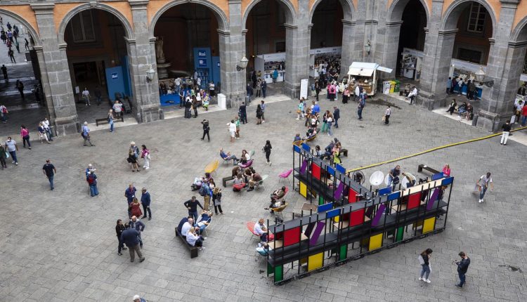 Torna a Napoli nel “segno dei 4” il Campania Libri Festival, la fiera dell’editoria diretto da Ruggero Cappuccio e curato da Massimo Adinolfi