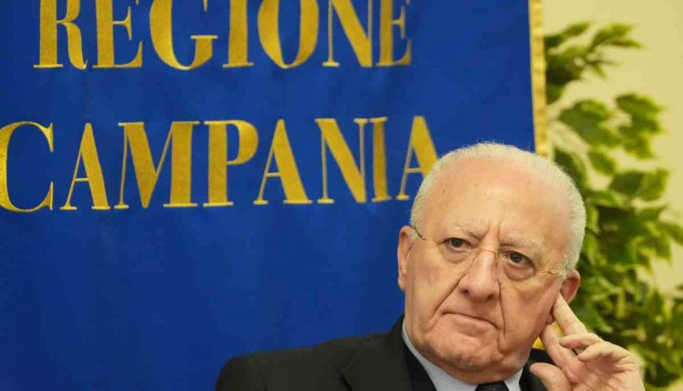 Tra poche ore l’ufficializzazione delle candidature di Roberto Fico a Presidente della Regione Campania e di Piero De Luca alla guida del Pd regionale. E il Governatore bacchetta Sandro Ruotolo
