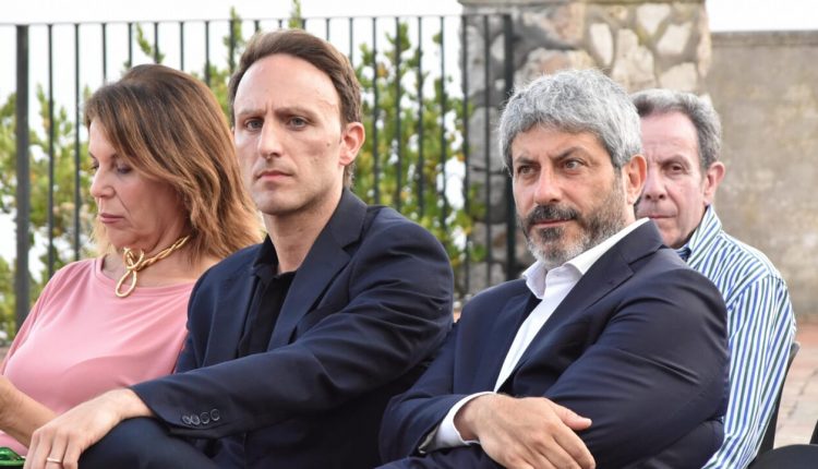 L’annuncio del candidato del centrosinistra Roberto Fico: “Chiederò i casellari giudiziali a tutti i candidati alle regionali”