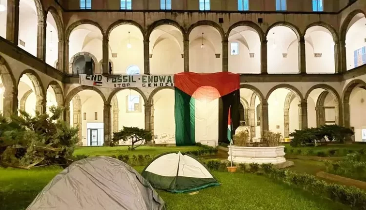 IL GENOCIDIO A GAZA – Flotilla: a Napoli gli studenti occupano sede università Federico II: “Se attaccano l’imbarcazione prepariamoci a bloccare tutto”