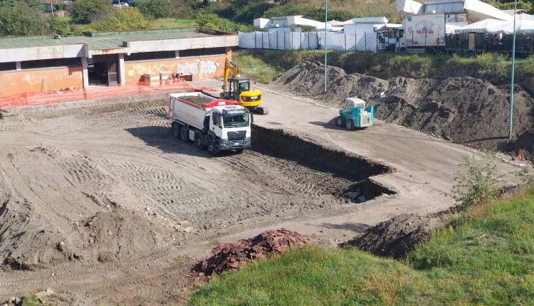 Complesso sportivo di via Esperanto, al via i lavori di rigenerazione urbana, tra gli interventi, anche la realizzazione di una palestra polivalente coperta