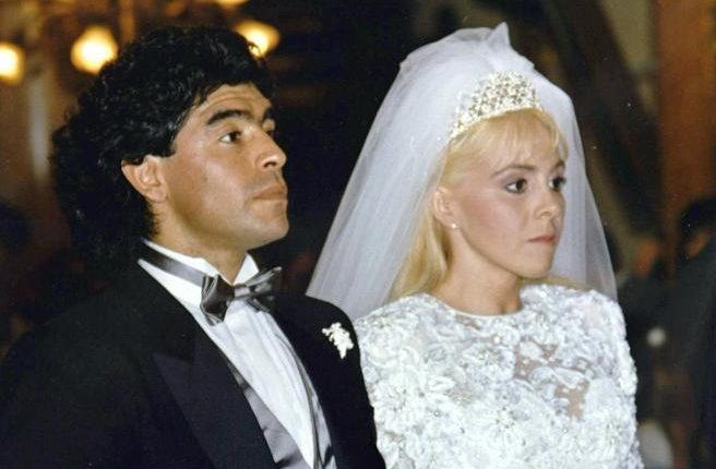 Un altro processo sugli ultimi tempi in vita del piede de oro: l’ex moglie e le figlie di Maradona: bugie da Ceci. processo per diffamazione a carico dell’ex manager di Diego