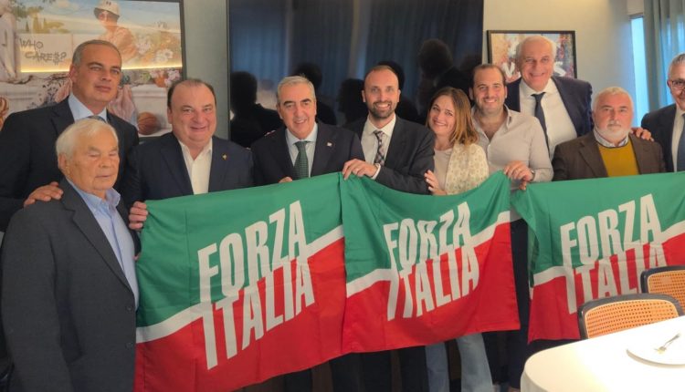 A Pollena Trocchia Forza Italia diventa la prima forza di governo cittadina, dentro anche Di Sapio che sta all’opposizione