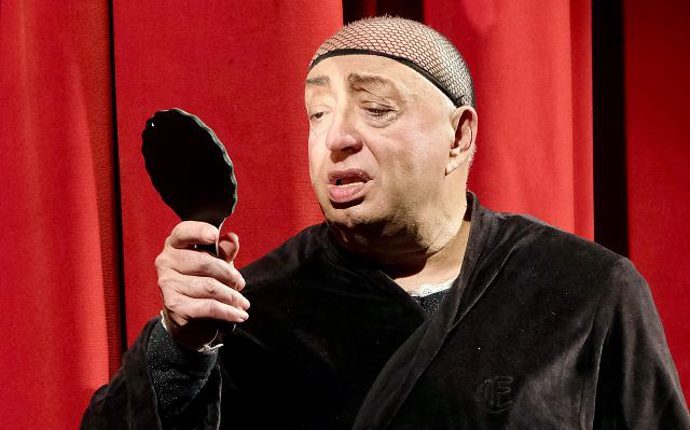 Al Teatro Cilea, al via la Stagione con Peppe Barra: dal 6 al 9 novembre, artista celebra i suoi 60 anni di carriera. In cartellone Nino Frassica e Lello Arena che coordina l Cilea Academy