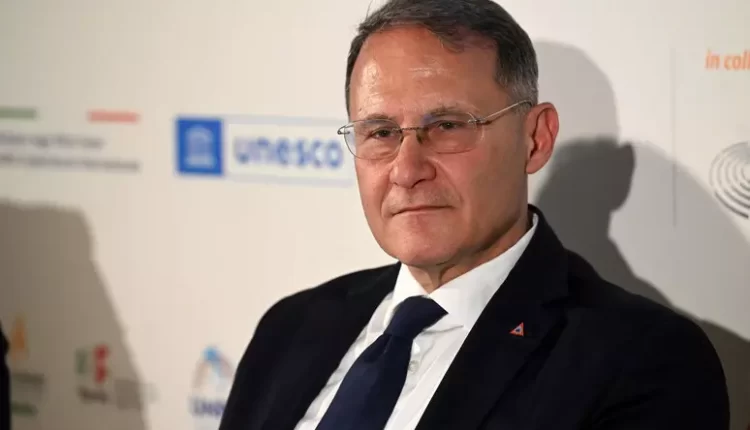 ELEZIONI REGIONALI CAMPANIA 2025 «Il “faro” di De Luca non si farà» Cirielli boccia il progetto della torre regionale: «Vìola la storia architettonica della città, no a colate di cemento»