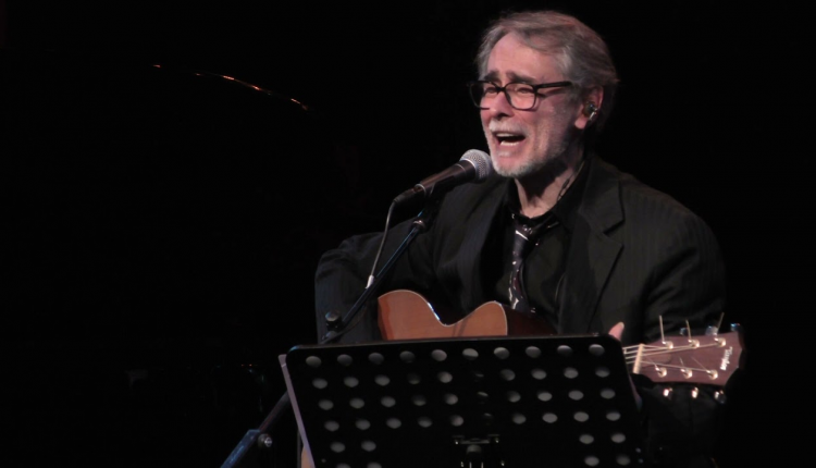 Il ritorno del cantautore partenopeo a 12 anni dall’ultimo disco: è uscito in versione cd e digitale il nuovo album di inediti di Nino Buonocore “M.I.S.L.A.(mettiamo in salvo l’amore)”, a dicembre anche in vinile 