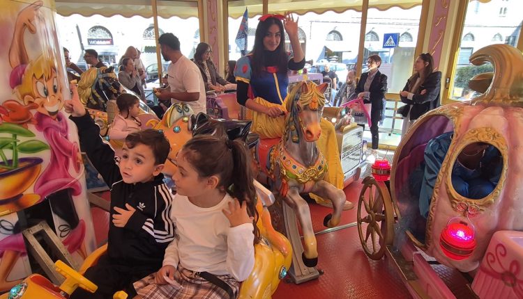   A Napoli i giochi tradizionali incontrano i nativi digitali: spettacoli dell’Ansev con progetto Lunapartenope