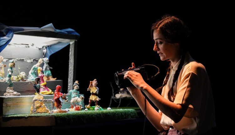 Al Nuovo, il 6 dicembre una storia che accade quando tutto sta per finire: “C’era una volta.Manuale di sopravvivenza per immagini”