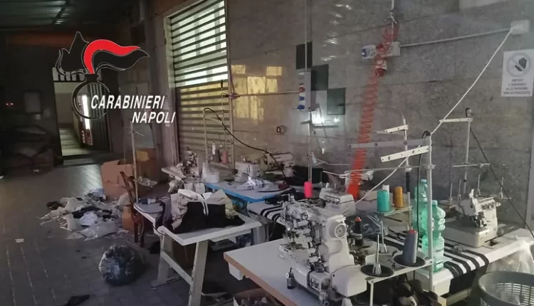 Dormitorio accanto alla fabbrica, 76 operai vivevano nel degrado: ispezione dei carabinieri in un opificio di San Gennaro Vesuviano, 11 denunce