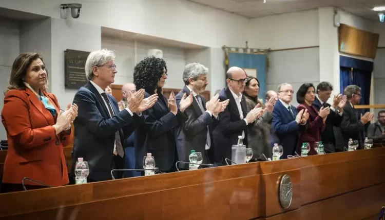 Il primo provvedimento della Giunta Fico è un ddl sul salario minimo e appalti con premialità per le aziende con retribuzioni a partire da 9 euro